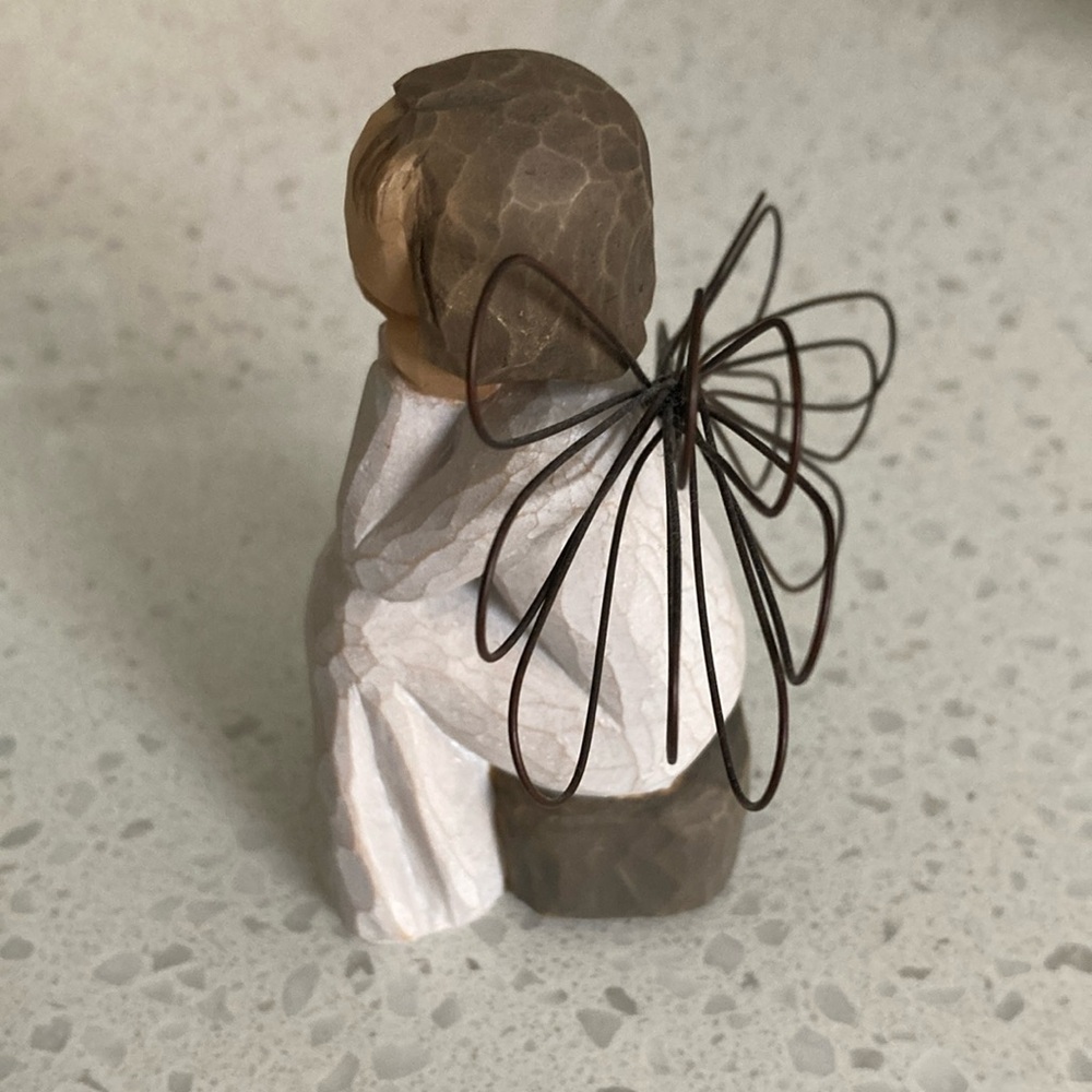 Vintage Willow Tree Angel of Caring 2001 - Picture 2 of 7